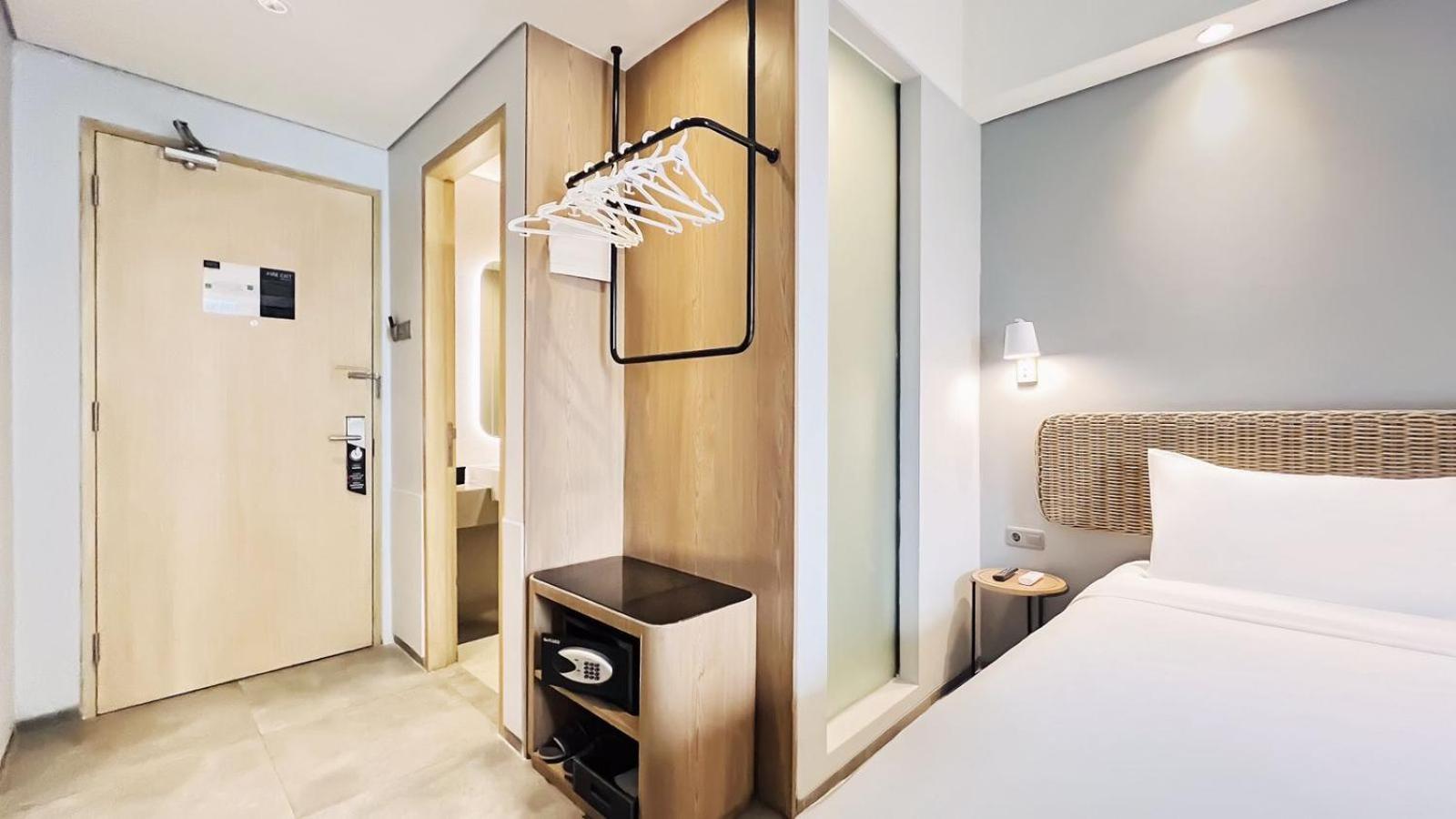 นีโอ โฮเทล ปูรี อินดาห์ Hotel จาการ์ตา ภายนอก รูปภาพ